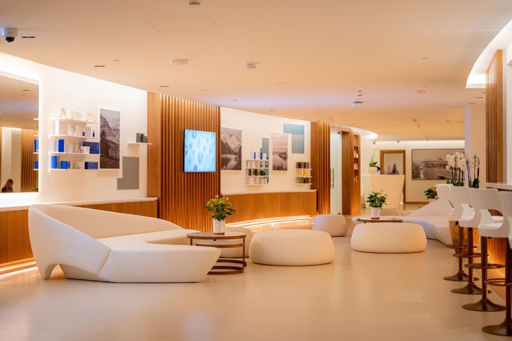 The St. Regis Marsa Arabia Island, The Pearl Qatar Hotel